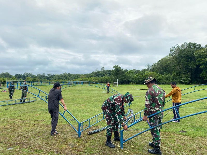 Kodim 1019/Katingan Gotong Royong Dirikan Tenda Pembukaan TMMD Reguler Ke-123 1 10 katingan 16