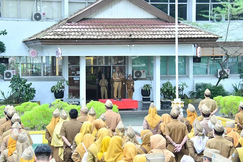 Sekda HSS Pimpin Apel Gabungan 1 Hal 12 HSS 3 klm 2