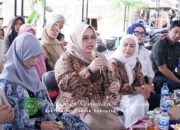 Sosialisasikan Kesehatan Reproduksi dan Pelayanan KB di Pasar Tambarangan 32 Sosialisasikan Kesehatan Reproduksi dan Pelayanan KB di Pasar Tambarangan