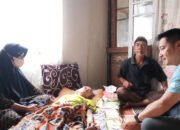 Kunjungi Warga Yang Sakit Wujud Kepedulian 29 Kunjungi Warga Yang Sakit Wujud Kepedulian
