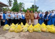 Disdikbud Tala Salurkan Bantuan Guru Terdampak Banjir 24 Disdikbud Tala Salurkan Bantuan Guru Terdampak Banjir