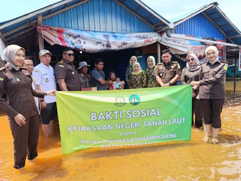 Kejari Tala dan IAD Salurkan Bantuan Korban Terdampak Banjir 1 Hal 2 Tala 3 klm 4