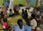 Disdik Beri Trauma Healing Anak Pengungsi Banjir 34 Disdik Beri Trauma Healing Anak Pengungsi Banjir