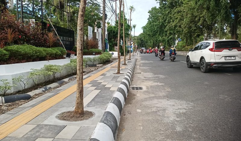 Dua Trotoar Progres 99 persen, Dinas PUPR Sebut Adendum Hampir Berakhir 1 Hal 5 3 Klm Trotoar