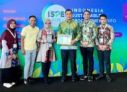 Wali Kota Banjarbaru Raih Procurement Award dari LKPP 20 Wali Kota Banjarbaru Raih Procurement Award dari LKPP