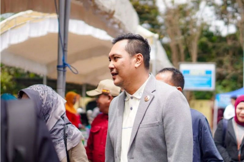 Wali Kota Aditya Tinjau Pasar Murah Bersubsidi dan Pendistribusian LPG 1 Hal 6 3 Klm BJB 2 7