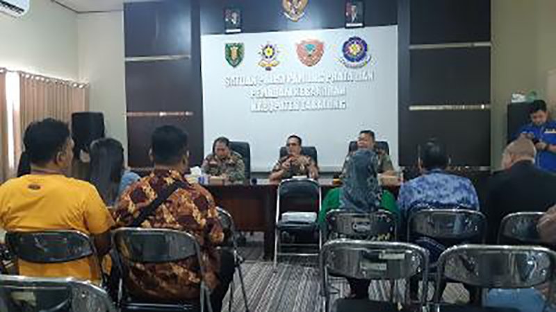 Jelang Ramadhan, Satpol PP Silaturahmi ke Pedagang 1 Hal 9 TABALONG Adv 1 3 klm