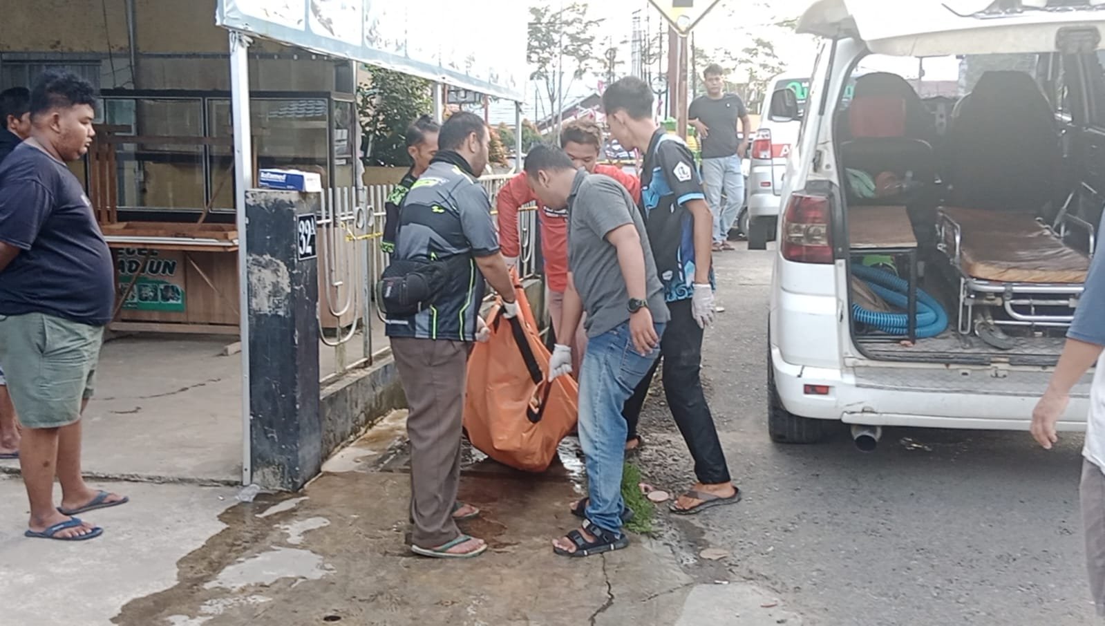 Sulaiman Ditemukan Tertelungkup Di Sungai Kecil Komplek Kayu Tangi II 1 IMG 20250203 WA0011