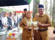 SMAN 2 Banjarbaru Gelar Bazar dan Canangkan Hutan Kota Pinus Sebagai Hutan Pendidikan 13 SMAN 2 Banjarbaru Gelar Bazar dan Canangkan Hutan Kota Pinus Sebagai Hutan Pendidikan