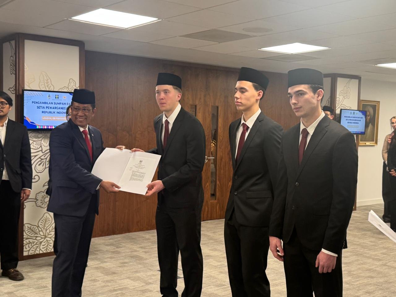 Ole Romenij, Tim Geypens, Dion Markx Resmi WNI, Siap Bawa Timnas Berprestasi 1 IMG 20250209 WA0079