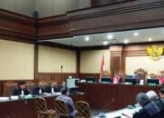 Mantan Pejabat MA, Zarof Ricar Didakwa Bantu Suap Hakim MA Rp5 Miliar Kasus Ronald Tannur