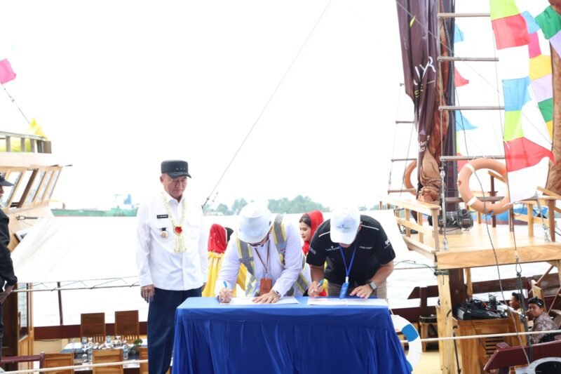 Gubernur Kalsel Resmikan Pembelian Tiket Barito River Cruise Via Aksel By Bank Kalsel 1 IMG 20250213 WA0008 1 e1739407750749
