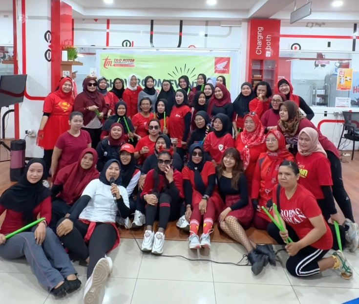 Trio Motor Sampit dan Masyarakat Bersatu dalam Kegiatan Pound Fit 1 IMG 20250220 WA0009