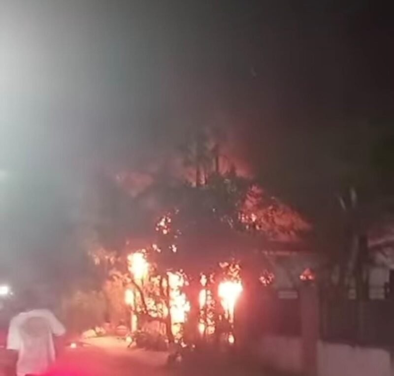 Rumah Pensiunan PNS Terbakar, Kerugian Diperkirakan Rp400 Juta 1 IMG 20250220 WA0015 e1740017913961