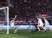 Ndoye Bawa Bologna Taklukkan AC Milan 2-1