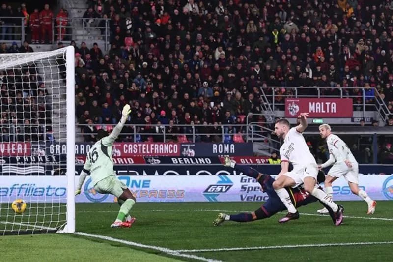 Ndoye Bawa Bologna Taklukkan AC Milan 2-1 1 IMG 20250228 WA0010
