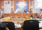 Hadiri FPD Disperkim 2025, H. Imus Minta SKPD Terkait Aktif Awasi Standarisasi Perumahan dan Kawasan Permukiman 31 Hadiri FPD Disperkim 2025, H. Imus Minta SKPD Terkait Aktif Awasi Standarisasi Perumahan dan Kawasan Permukiman
