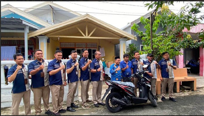 Walikota dan Wakil Walikota Antar Langsung Hadiah Bagi Pelanggan PAM Bandarmasih, Bentuk Apresiasi Pelanggan Teladan 3 hAL 5 FOTO hAL gABUNG 2 DAN 1