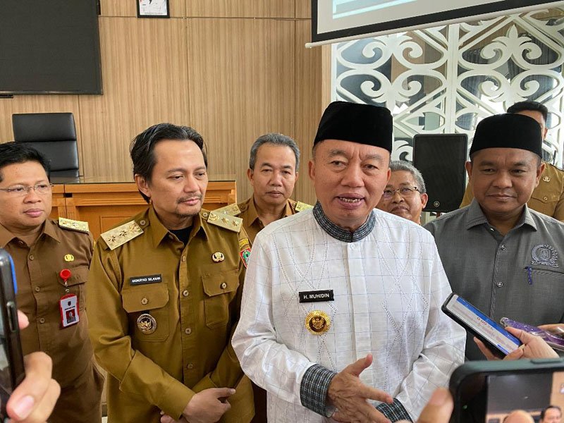 Gubernur Patok Tiga Proyek Infrastruktur 1 1 2 klm Proyek infrastruktur