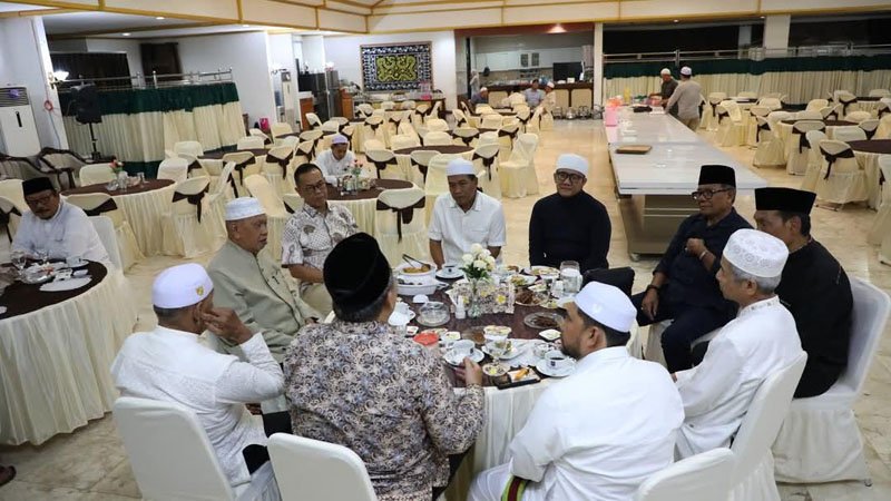 Bupati HSS Silaturrahmi Bersama IKK Banjarmasin 1 Hal 12 HSS 1 3 klm 5