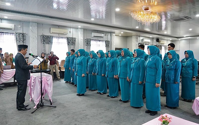 Bupati Balangan Kukuhkan Ketua TP-PKK dan Lantik Kepengurusan yang Baru 1 Hal 2 Bal 3 klm 11