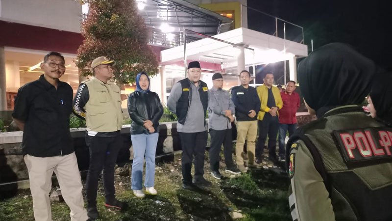Patroli Gabungan DPRD dan Satpol PP Banjarbaru Bongkar Peredaran Tuak 1 Hal 6 3 KLM BJB 1 4