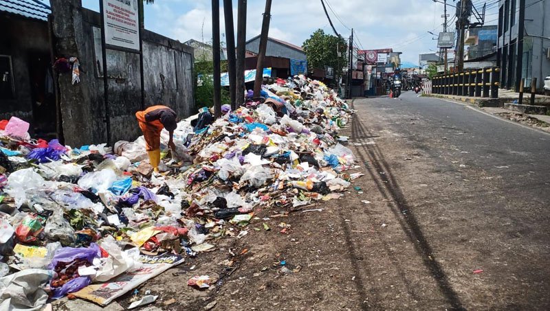 Hal 6 3 Klm Kondisi Sampah Tak Terangkut