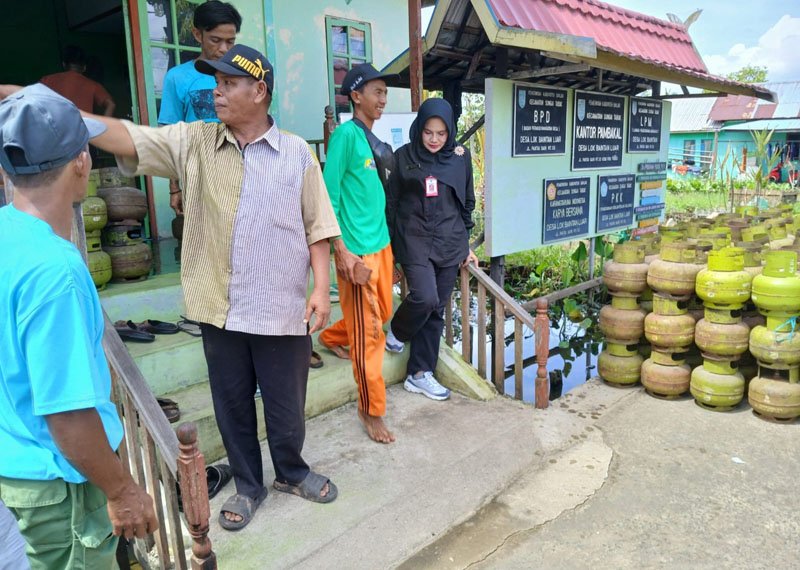 Hal 6 3 Klm Martapura Operasi pasar