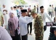 Bupati dan Wabup Batola Ajak Bekerja Bangun Sektor Pertanian 29 Bupati dan Wabup Batola Ajak Bekerja Bangun Sektor Pertanian