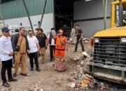 Menteri Hanif Faisol Sebut Ada Tahapan Sebelum 'Suntik Mati' TPA Open Dumping 47 Menteri Hanif Faisol Sebut Ada Tahapan Sebelum ‘Suntik Mati’ TPA Open Dumping