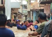 Banjir Tiga Meter, Akses Evakuasi Warga Semakin Sulit