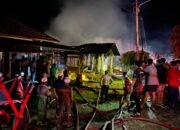 Kebakaran Hanguskan Dua Rumah di Desa Gadung Hilir, Rugikan Ratusan Juta Rupiah