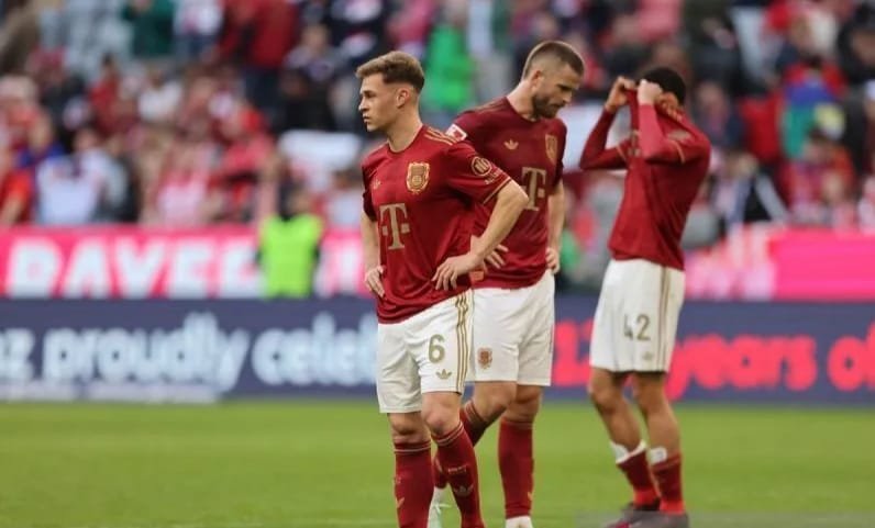 Bermain 10 Orang, Bayern Muenchen Dipermaiukan Bochum 2-3 1 IMG 20250309 WA0030