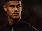 Mees Hilgers Hantar Twente Taklukkan Almere City 1-0, Thom Haye Absen 24 Mees Hilgers Hantar Twente Taklukkan Almere City 1-0, Thom Haye Absen