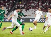 Enam Orang Super Tim di Belakang Patrick Kluivert 21 Enam Orang Super Tim di Belakang Patrick Kluivert