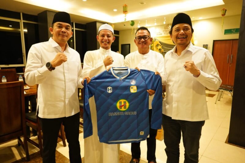 Wakil Gubernur Hasnuryadi Sahur Bersama Bupati Tanah Bumbu Andi Rudi Latif 1 IMG 20250319 WA0014 e1742361624431