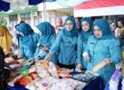 Warga Serbu Pasar Murah Pemprov Kalsel 19 Warga Serbu Pasar Murah Pemprov Kalsel