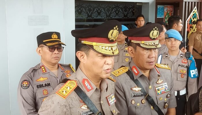 Irjen Pol Joko Purwanto Serahkan Kepemimpinan Polda Kalteng ke Irjen Pol Iwan Kurniawan