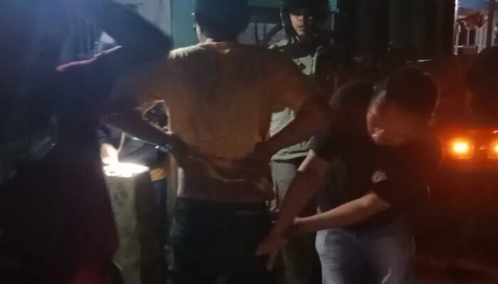 IW Tak Bisa Bergerak Ketika Kedapatan Bawa Narkotika, Temannya Kabur