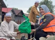 SBI Peringati Hari Bekantan Berbagi Bingkisan Lebaran Kepada Nelayan di Sekitar Habitat Bekantan Pulau Curiak 16 SBI Peringati Hari Bekantan Berbagi Bingkisan Lebaran Kepada Nelayan di Sekitar Habitat Bekantan Pulau Curiak