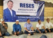 Warga Antusias Sambut Reses Anggota Komisi III DPR RI H Endang di Desa Padang 12 Warga Antusias Sambut Reses Anggota Komisi III DPR RI H Endang di Desa Padang