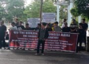 Aliansi Masyarakat HSS Gelar Aksi Dukungan Pengesahan Revisi UU TNI 13 Aliansi Masyarakat HSS Gelar Aksi Dukungan Pengesahan Revisi UU TNI