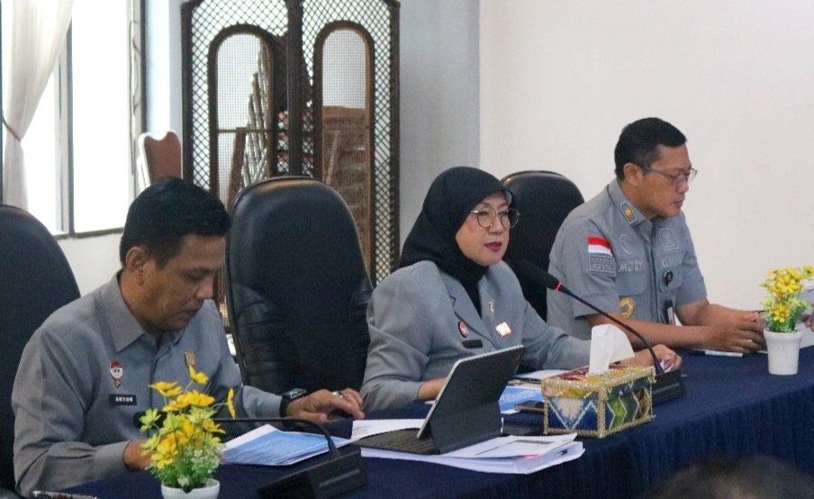 Rapat Konsolidasi Tim Pokja WBK, Kakanwil Kemenkum Kalsel Tekankan Integritas 