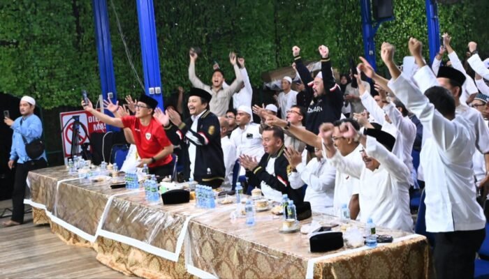 Gubernur H Muhidin dan Wagub Hasnuryadi Gelar Nobar Dukung Timnas Indonesia