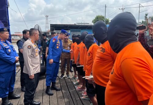 77 Nelayan dengan 23 Ton Ikan Diamankan Ditpolairud Polda Kalsel 1 WhatsApp Image 2025 03 04 at 14.41.48 e1741096163686