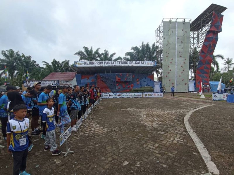 08 15 klm panjat tebing jpg