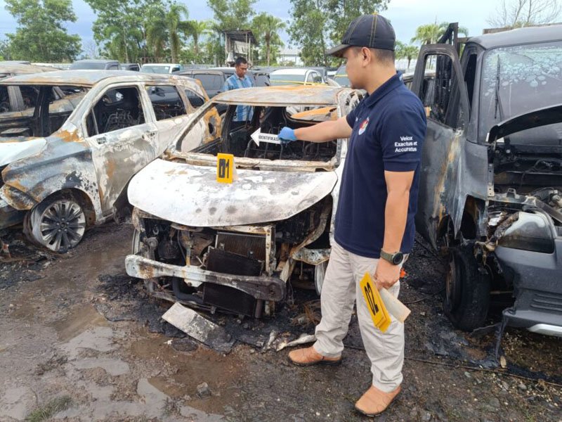Belasan Mobil Terbakar di Kompleks Ruko Citra Graha 1 1 utama 5 klm mobi