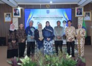 Bupati dan Wabup HSS Antarkan Purna Tugas Dua Kepala Dinas 12 Bupati dan Wabup HSS Antarkan Purna Tugas Dua Kepala Dinas