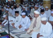 Bupati dan Isteri Sholat Ied di Masjid Agung Taqwa Kandangan 10 Bupati dan Isteri Sholat Ied di Masjid Agung Taqwa Kandangan