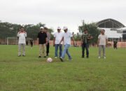 Bupati Tendang Bola 'Kick Off' Pertama Liga Sepak Bola U18 2025 24 Bupati Tendang Bola ‘Kick Off’ Pertama Liga Sepak Bola U18 2025